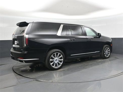 Used 2021 Cadillac Escalade ESV Premium Luxury Platinum image 4
