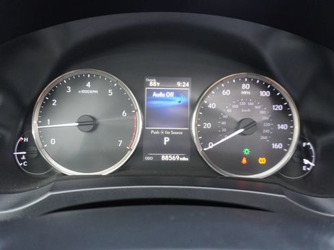 Used 2017 Lexus IS 200t w/ Premium Package RWD image 18