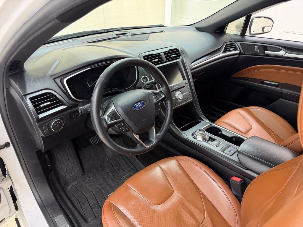 Used 2020 Ford Fusion Energi Titanium FWD image 18