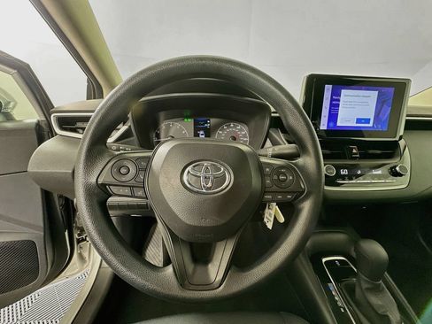 Used 2024 Toyota Corolla LE FWD image 11