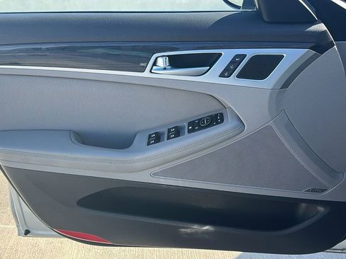 Used 2016 Hyundai Genesis 3.8 w/ Option Group 02 image 20