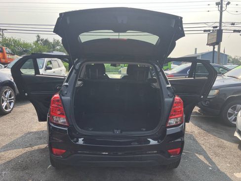 Used 2021 Chevrolet Trax LS w/ Tint and Cruise Package AWD/4WD image 34