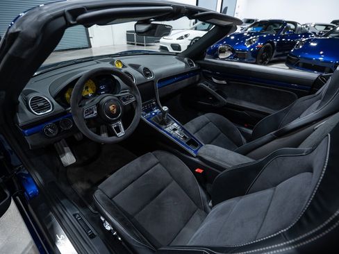 Used 2020 Porsche 718 Boxster Spyder RWD image 21