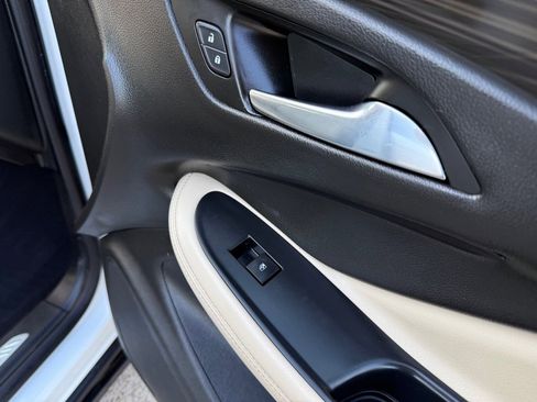Used 2020 Buick Envision Essence FWD image 27