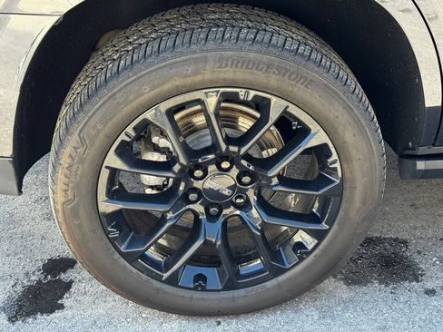 Used 2025 GMC Yukon Denali w/ Sun & Power Step Package AWD/4WD image 53