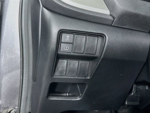 Used 2017 Honda CR-V LX image 11