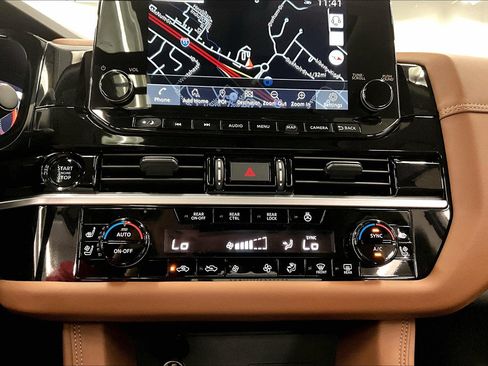 New 2025 Nissan Pathfinder Platinum w/ Cargo Package AWD/4WD image 25