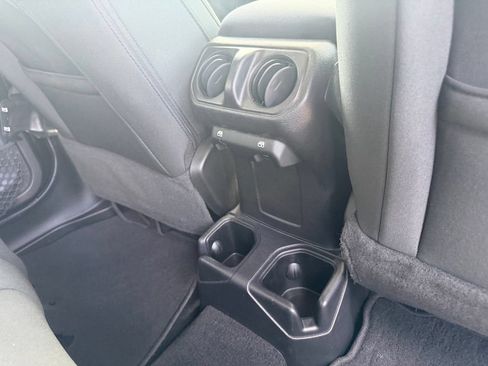 Used 2021 Jeep Wrangler Unlimited Sport AWD/4WD image 38