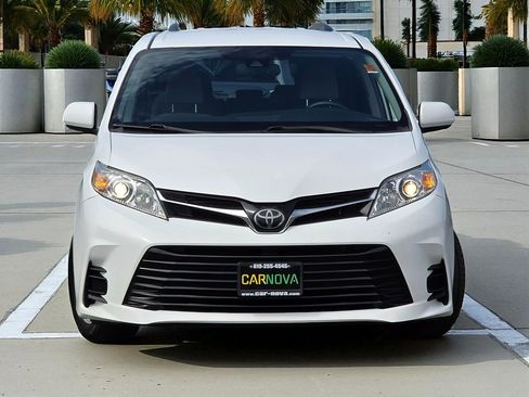 Used 2019 Toyota Sienna LE image 4