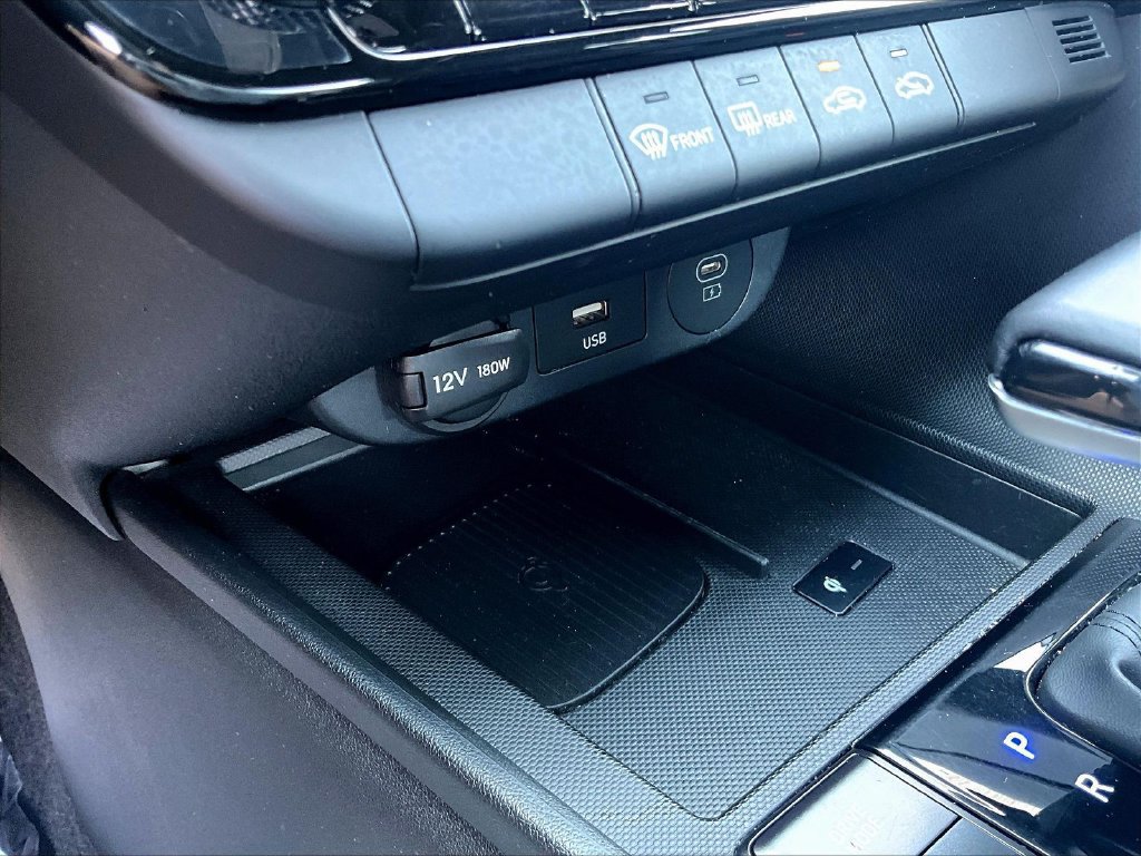 Certified 2025 Hyundai Elantra Sport FWD image 17