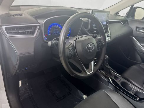 Used 2022 Toyota Corolla Cross XLE w/ Convenience Package image 9