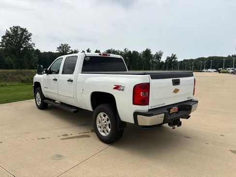 Used 2014 Chevrolet Silverado 2500 LT w/ Interior Plus Package AWD/4WD image 4