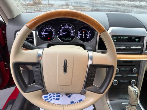 Used 2011 Lincoln MKZ image 10