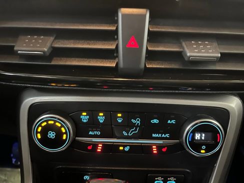 Used 2018 Ford EcoSport Titanium w/ Titanium Cold Weather Package image 16