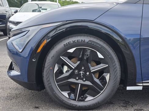 New 2025 Kia EV6 Wind RWD image 5
