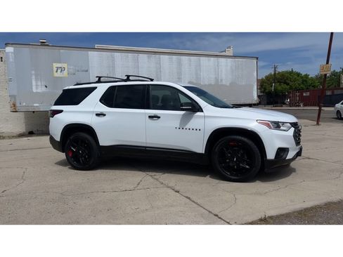 Used 2021 Chevrolet Traverse Premier w/ Redline Edition AWD/4WD image 4