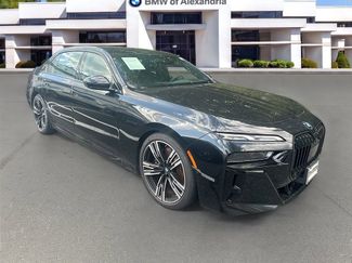 Used 2025 BMW i7 xDrive60 AWD/4WD video 1