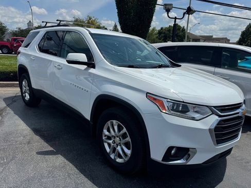 Used 2020 Chevrolet Traverse LT w/ Driver Confidence II Package AWD/4WD image 6