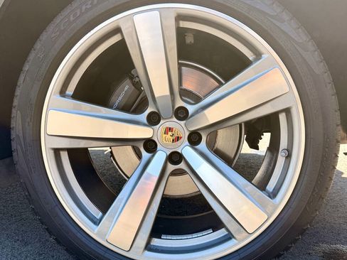 Used 2024 Porsche Macan w/ Premium Plus Package AWD/4WD image 29