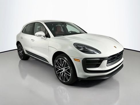 Certified 2026 Porsche Macan AWD/4WD image 7