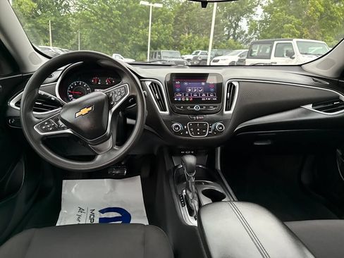 Used 2024 Chevrolet Malibu LT FWD image 12