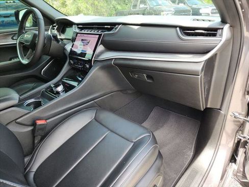 Certified 2025 Jeep Grand Cherokee Limited 4xe image 12