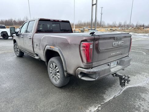 Used 2024 GMC Sierra 3500 Denali Ultimate image 4