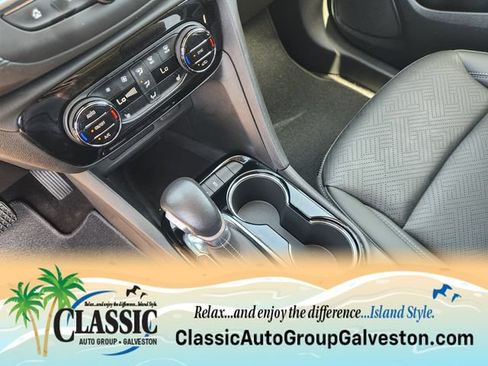 Used 2023 Buick Encore GX Essence w/ Experience Buick Package FWD image 19