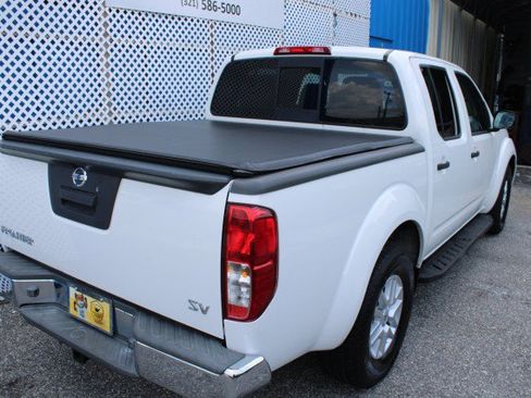 Used 2019 Nissan Frontier SV RWD image 6