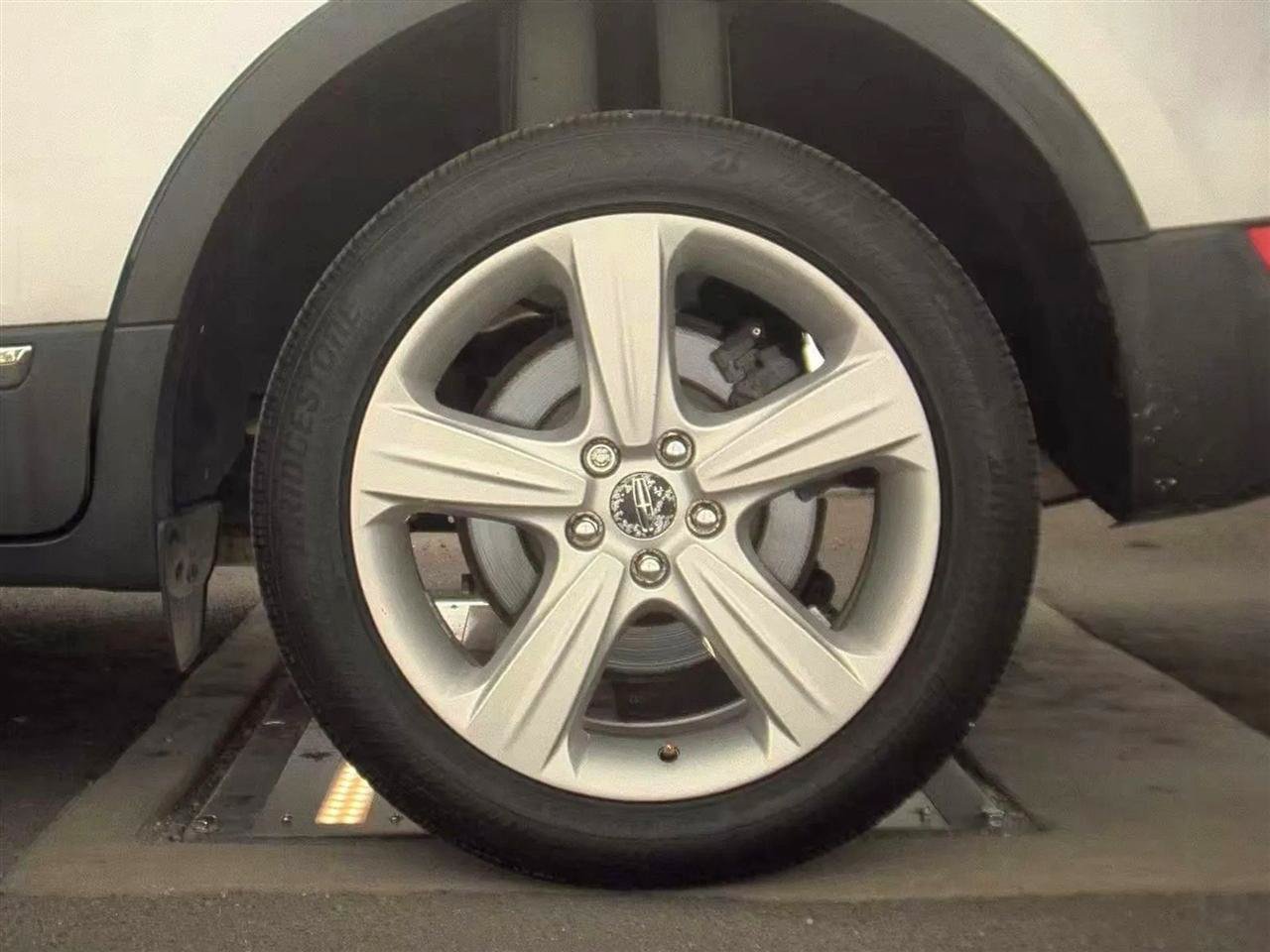 Used 2017 Lincoln MKC Premiere FWD image 12