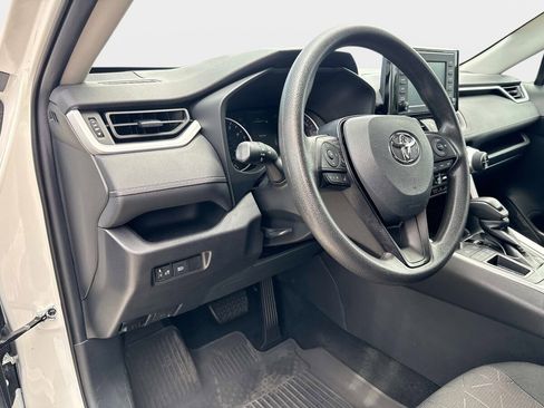 Used 2021 Toyota RAV4 XLE FWD image 18