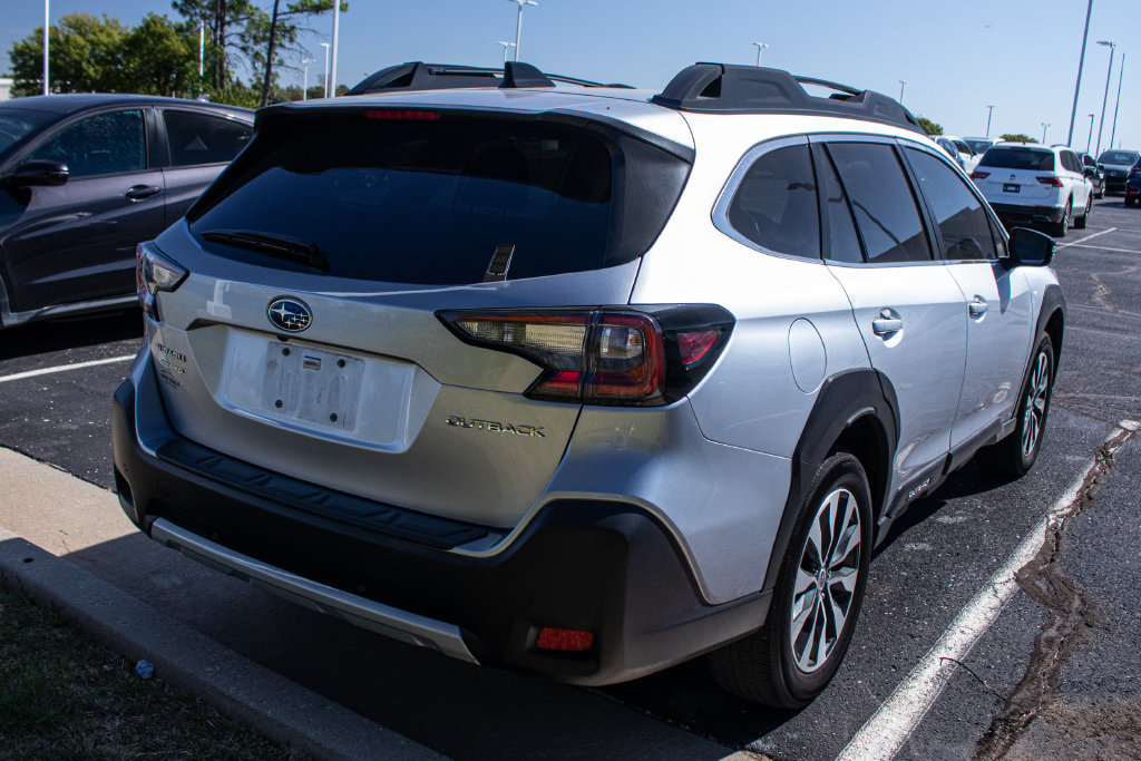 Used 2023 Subaru Outback Limited AWD/4WD image 5