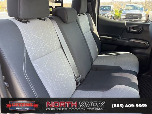 Used 2023 Toyota Tacoma TRD Sport w/ Technology Package image 22