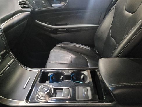 Used 2019 Ford Edge Titanium AWD/4WD image 26