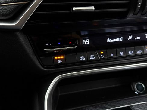 Certified 2025 MAZDA CX-70 Plug-In Hybrid w/ Premium Pkg image 27