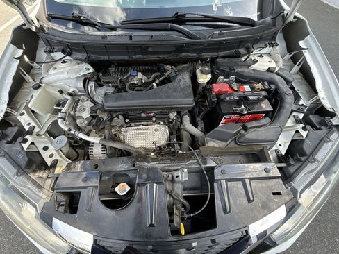 Used 2018 Nissan Rogue SL w/ Premium Package FWD image 18