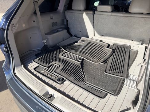 Used 2014 Toyota Highlander XLE image 21