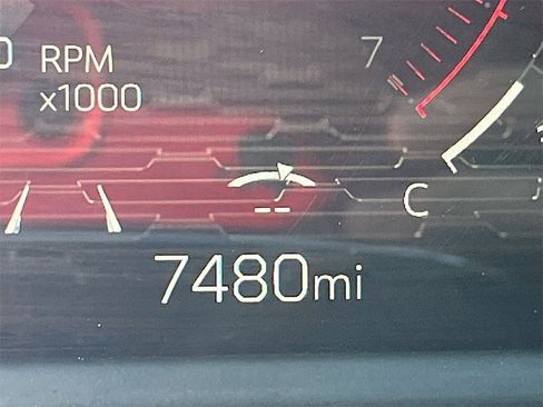 Used 2024 GMC Acadia Elevation w/ Black Edition image 12