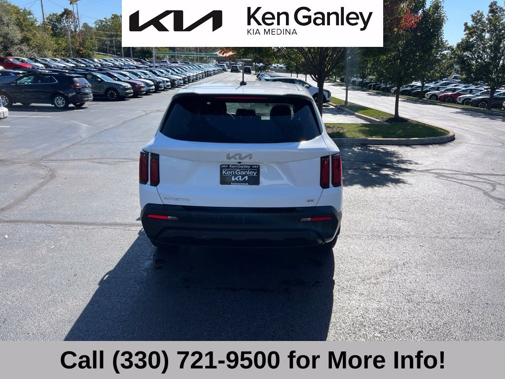 Certified 2023 Kia Sorento LX AWD/4WD image 13
