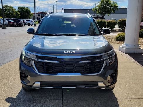 Used 2024 Kia Seltos EX image 10