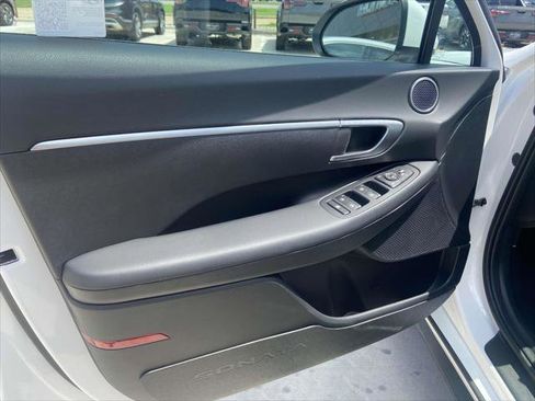 New 2025 Hyundai Sonata SE FWD image 12