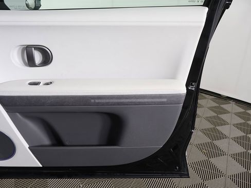Used 2025 Hyundai Ioniq 5 Limited AWD/4WD image 28