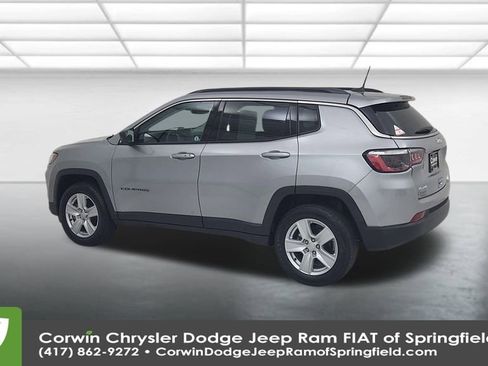 Used 2022 Jeep Compass Latitude image 10