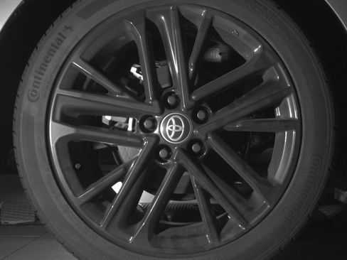 Used 2026 Toyota Camry SE w/ Multimedia Upgrade Package FWD image 14