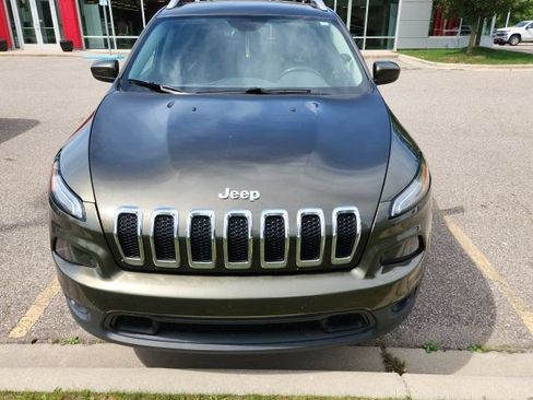Used 2015 Jeep Cherokee Latitude AWD/4WD image 4