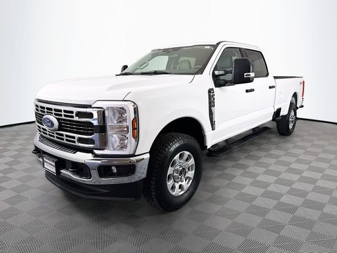 Used 2024 Ford F350 XLT w/ FX4 Off-Road Package AWD/4WD image 3