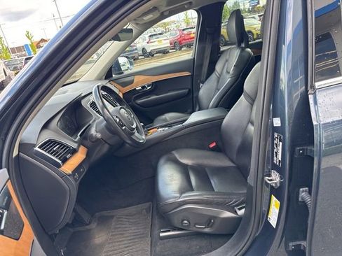 Used 2022 Volvo XC90 T6 Momentum w/ Advanced Package AWD/4WD image 13