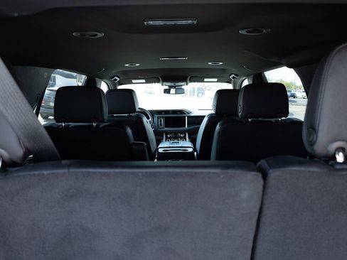 Used 2023 GMC Yukon Denali AWD/4WD image 28