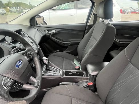 Used 2015 Ford Focus SE FWD image 6