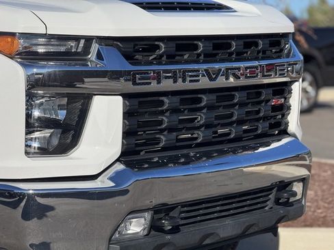 Used 2022 Chevrolet Silverado 2500 LT w/ Convenience Package image 3